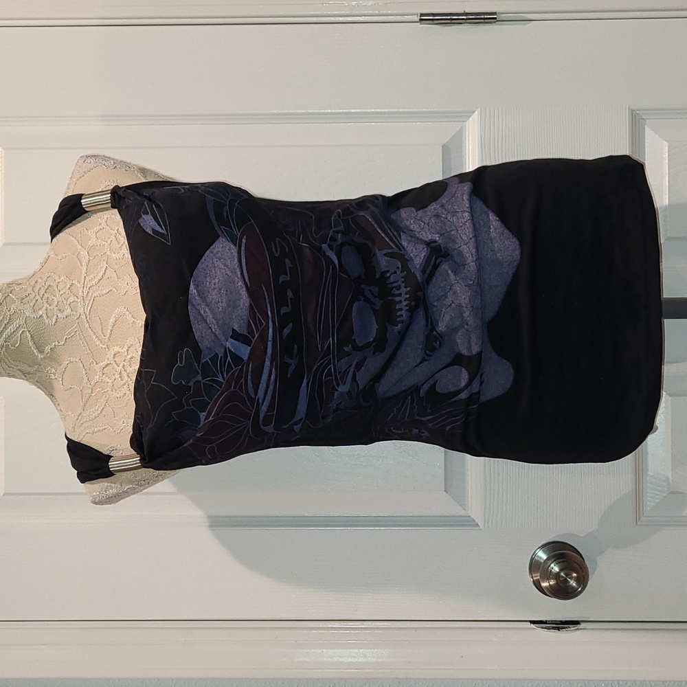 Misisilly Black Tank Top with Skull and Heart Print Size Medium